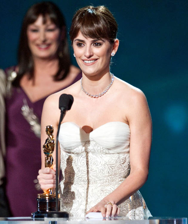 Penélope Cruz Best Supporting Actress Oscar winner Anjelica Huston