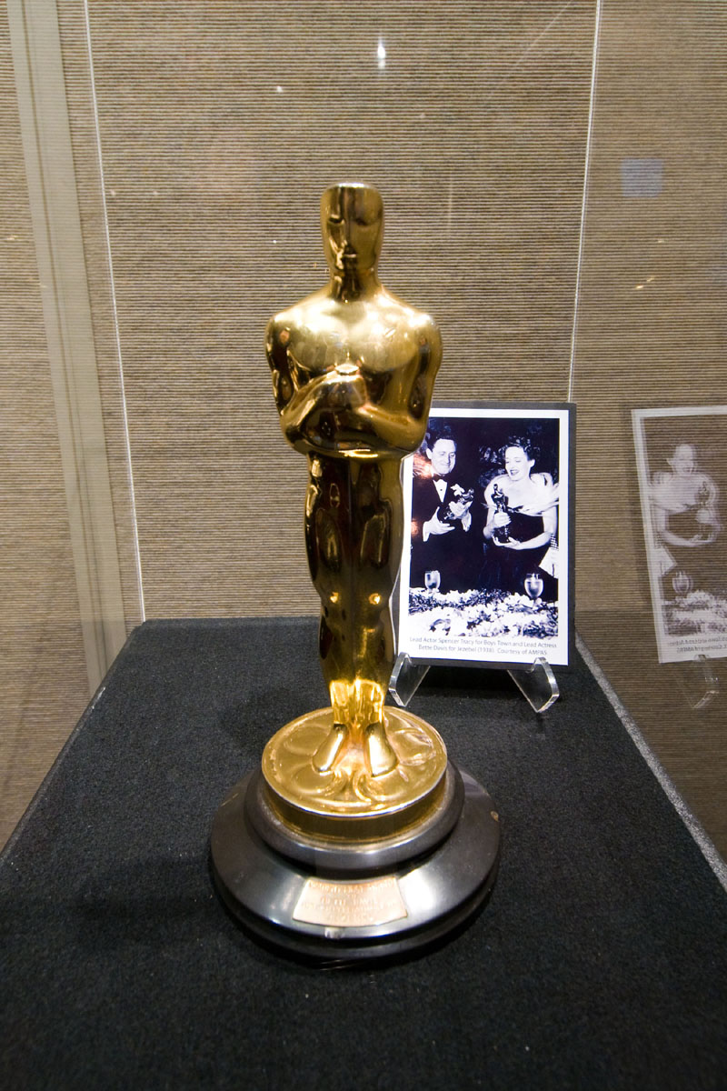 Bette Davis Oscar Jezebel
