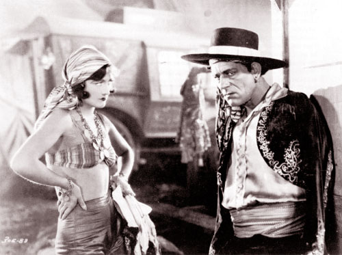 Joan Crawford, Lon Chaney in The Unknown